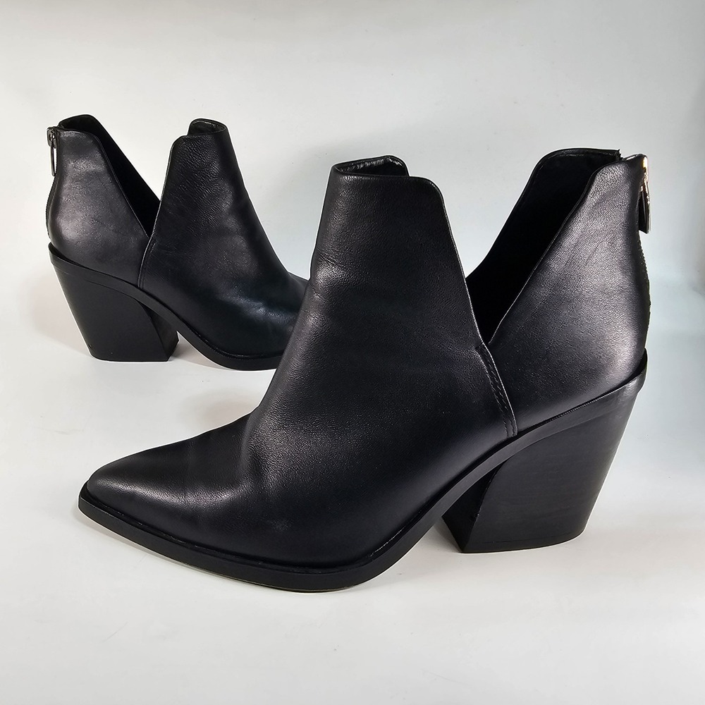 Vince Camuto Gigietta Booties Women's 8 Pointy Block Heel V Notch Casual Leather - Picture 2 of 14